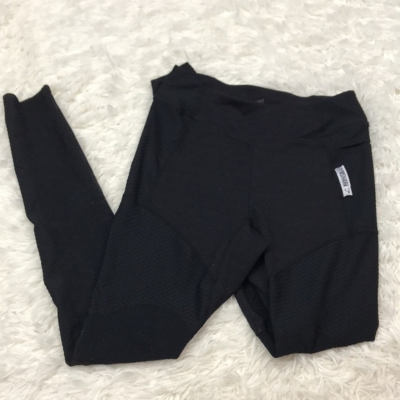 Gymshark Texture Leggings - Black w Pockets - Picture 1 of 9